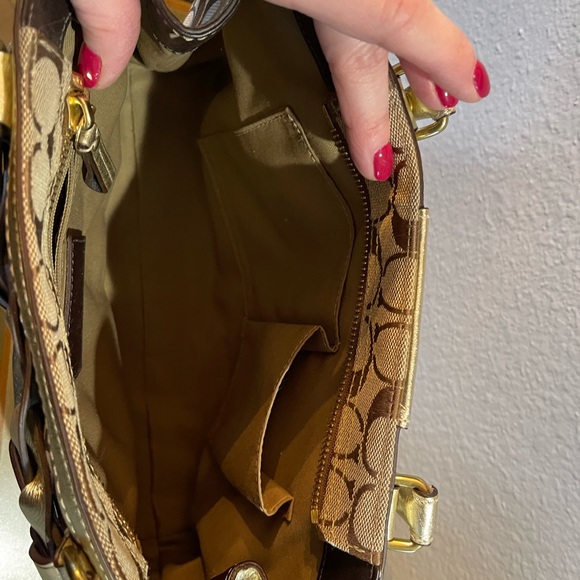 Vintage Coach Handbag - Picture 7 of 16